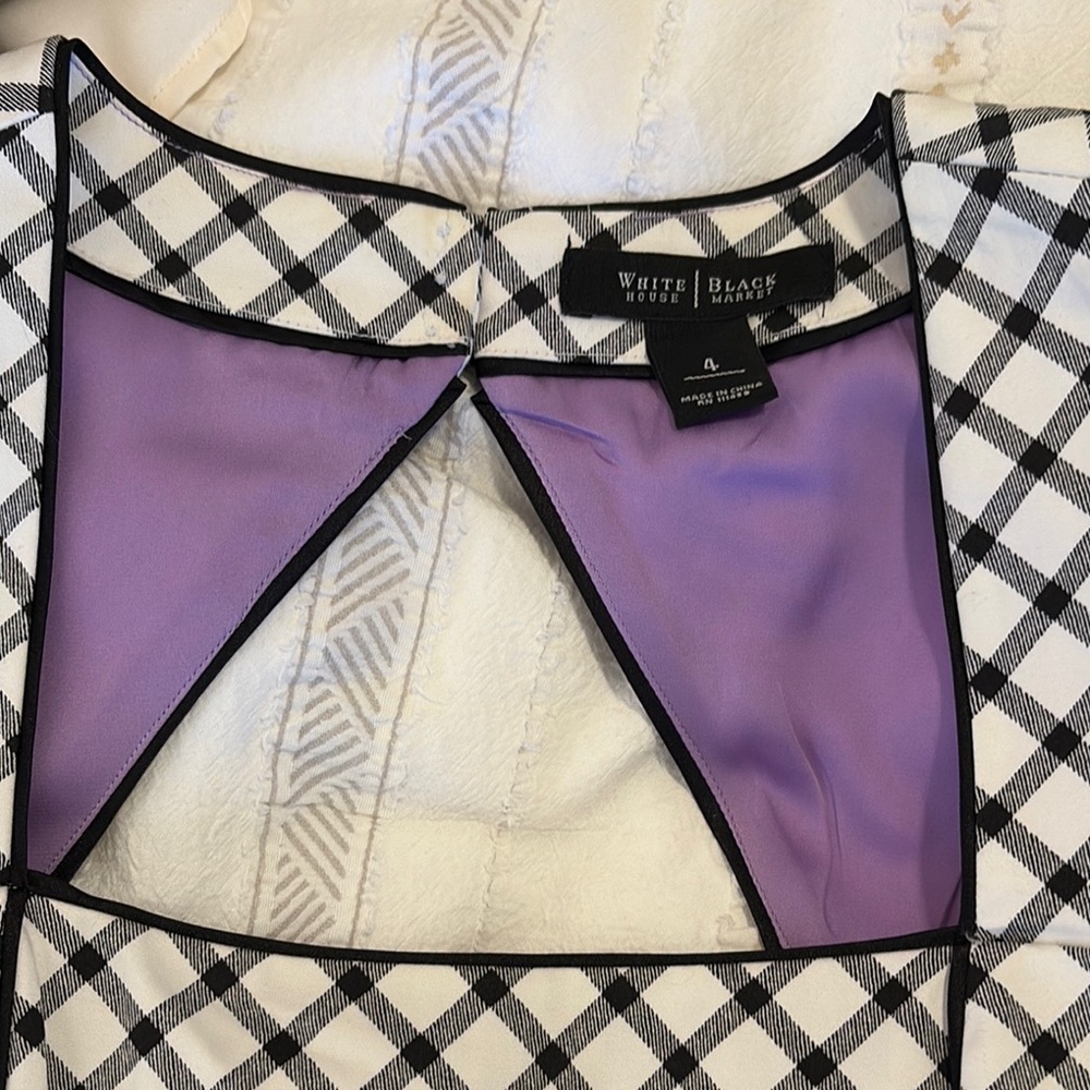 Chic Checkered Sleeveless Top - Picture 3 of 7